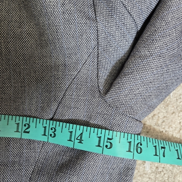 AMANDA + CHELSEA  Classic Grey Blazer With Ruched Sleeves. Size 2 - Picture 14 of 15